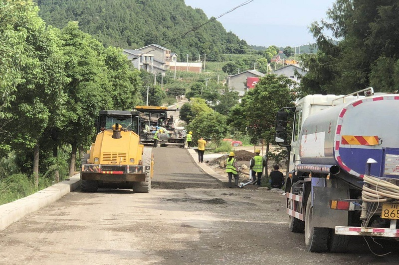 路橋集團(tuán)搶晴天、戰(zhàn)雨天、斗夜間  全力以赴推進(jìn)國(guó)道347項(xiàng)目建設(shè)