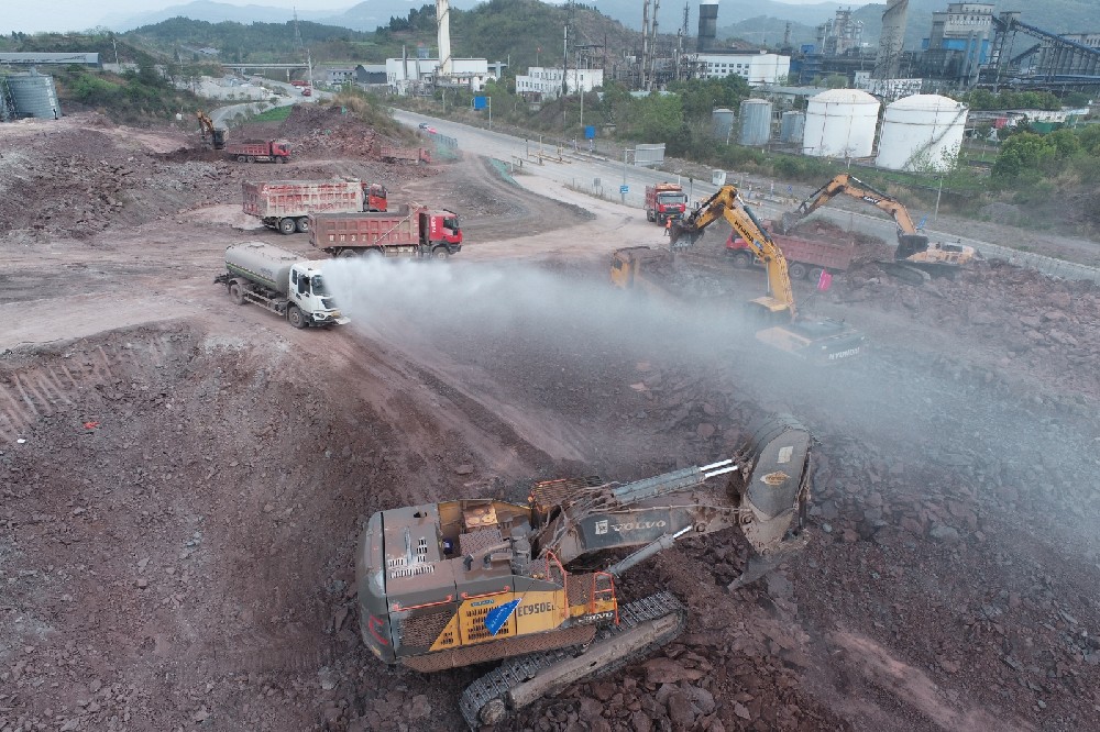 不停工、不斷檔，假期建設(shè)忙！