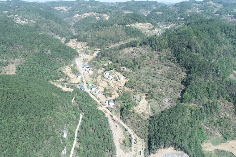 路愈寬，景愈明，可待漫慢行——朝天區(qū)曾家鎮(zhèn)（曾家場(chǎng)鎮(zhèn)至榮樂(lè)養(yǎng)生谷）段道路改建工程建設(shè)側(cè)記